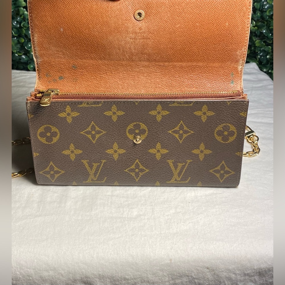 Louis Vuitton Wallet - Picture 11 of 16